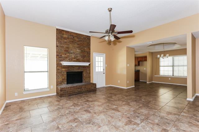 1632 Hunting Green Dr in Fort Worth, TX - Building Photo - Building Photo