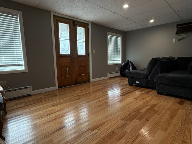 60 Main St in North Stonington, CT - Building Photo - Building Photo