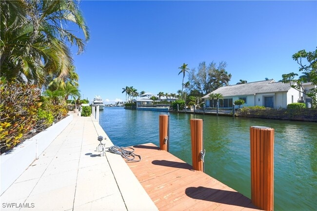 660 14th Ave S in Naples, FL - Building Photo - Building Photo