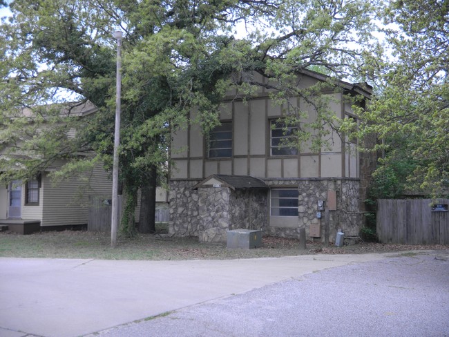 Pine Lake Apartments in Oklahoma City, OK - Building Photo - Building Photo