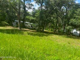 112 Cindy Ave in Interlachen, FL - Building Photo
