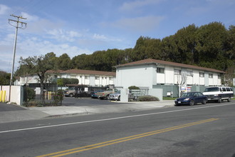 Parkside Plaza in Hayward, CA - Building Photo - Building Photo