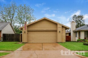 6329 Porterway Dr, Unit 1 in Houston, TX - Building Photo