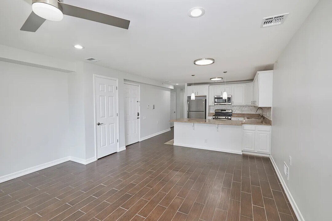 10220 Rockaway Beach Blvd, Unit 1A in Rockaway Park, NY - Building Photo