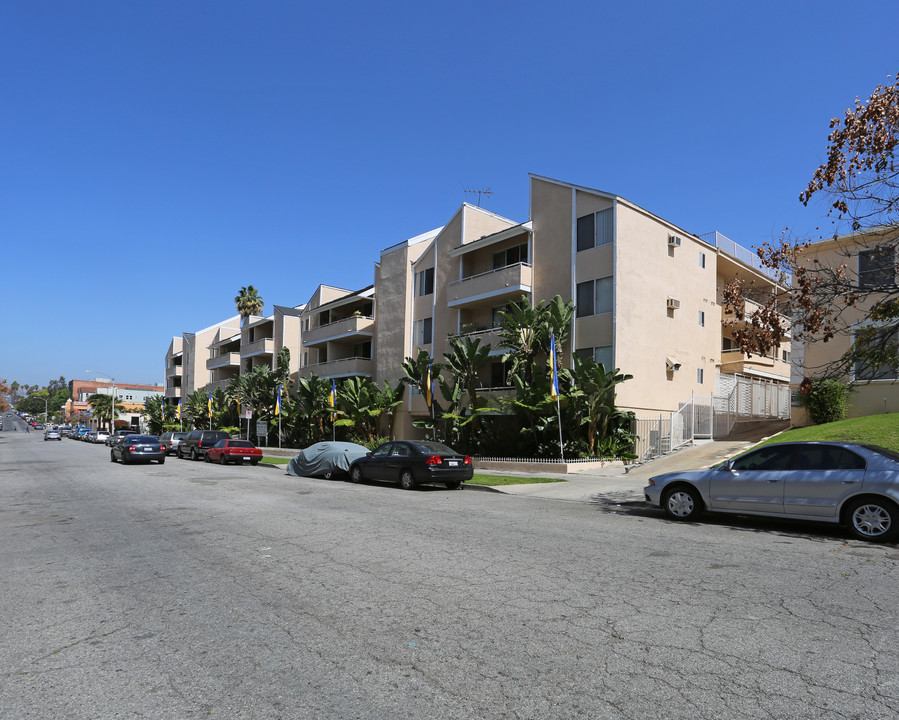 Wilshire Berendo Towers in Los Angeles, CA - Building Photo