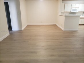 11277 W Atlantic Blvd in Coral Springs, FL - Foto de edificio - Building Photo