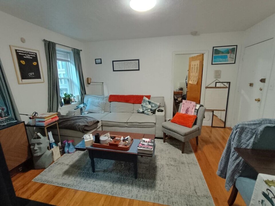 7 Aberdeen St in Boston, MA - Building Photo