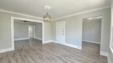 8 Boyden Pkwy S-Unit -2 in Maplewood, NJ - Building Photo - Building Photo