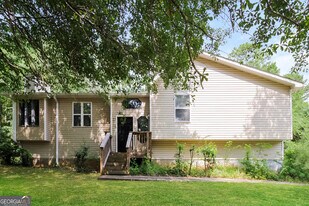 3017 Fetlock Dr SW in Marietta, GA - Building Photo