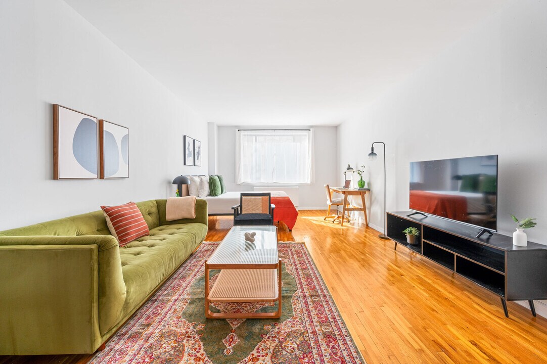 417 E 83rd St in New York, NY - Building Photo