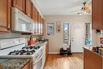 834 W Agatite Ave in Chicago, IL - Building Photo - Building Photo