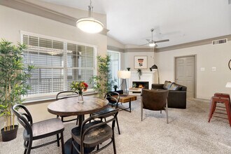 12100 Metric Blvd in Austin, TX - Building Photo - Building Photo