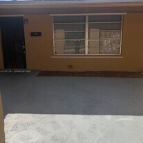 11000 SW 176th St in Miami, FL - Building Photo