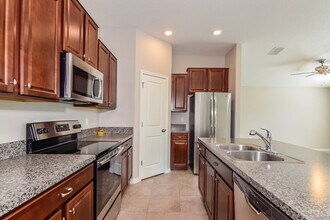 127 Cascade Bend Dr in Ruskin, FL - Building Photo - Building Photo