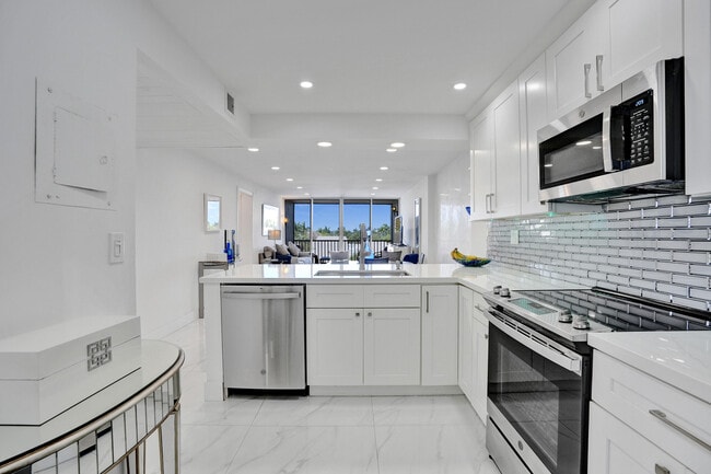 property at 6 Royal Palm Way