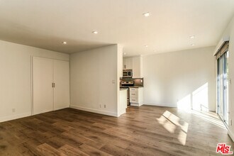 610 Orlando Ave in West Hollywood, CA - Foto de edificio - Building Photo