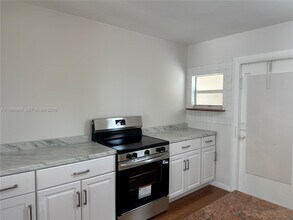 1441 NE 134th Rd in North Miami, FL - Building Photo - Building Photo