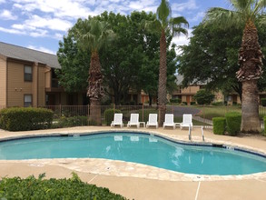 Apple Creek Apartments in Round Rock, TX - Building Photo - Building Photo