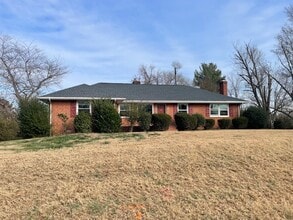 7376 Atlee Rd in Mechanicsville, VA - Building Photo - Building Photo