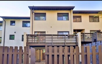 11817 Coopers Ct in Reston, VA - Building Photo - Building Photo