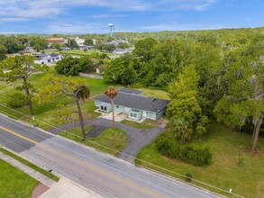 615 N Sinclair Ave in Tavares, FL - Building Photo - Building Photo