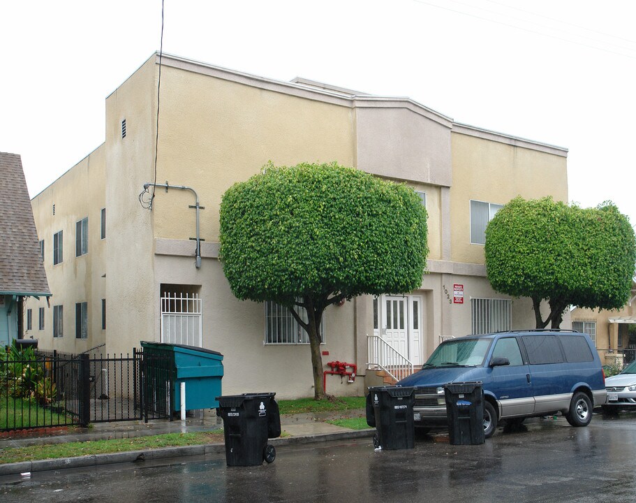 1023 Coronado St in Los Angeles, CA - Building Photo