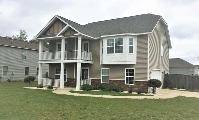 property at 985 Farnsworth Dr