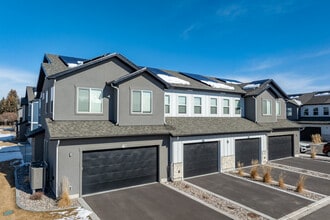 Orchard Park Townhomes in Idaho Falls, ID - Foto de edificio - Building Photo