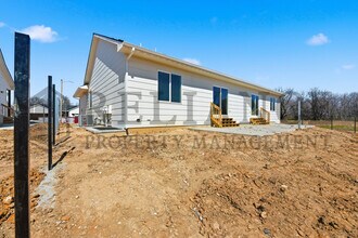 5243 N Pinecrest Ct in Bel Aire, KS - Building Photo - Building Photo