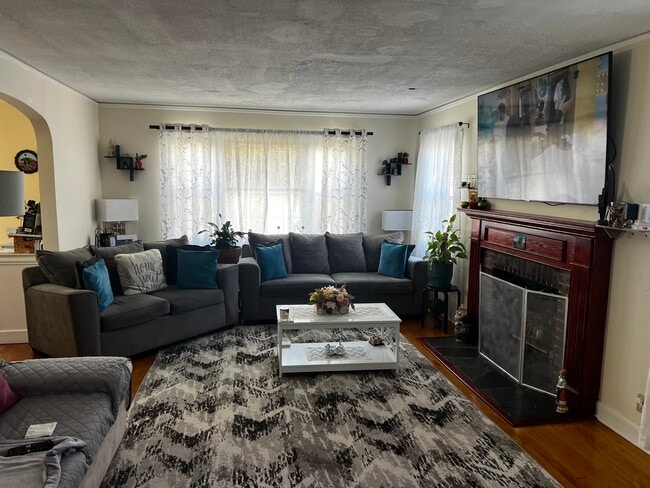 44 Ellsworth Ave, Unit 1 in Yonkers, NY - Foto de edificio - Building Photo