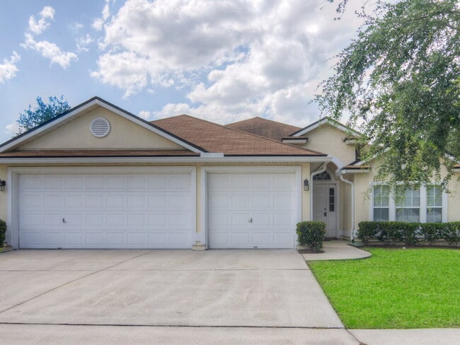 property at 13904 Fish Eagle Dr E