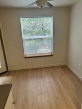 15370 Bangy Rd in Lake Oswego, OR - Building Photo - Building Photo
