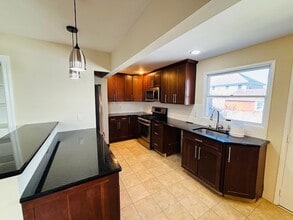 31 4th St in Glen Cove, NY - Building Photo - Building Photo