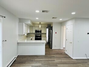 8 Dunning Ave in Framingham, MA - Building Photo - Building Photo