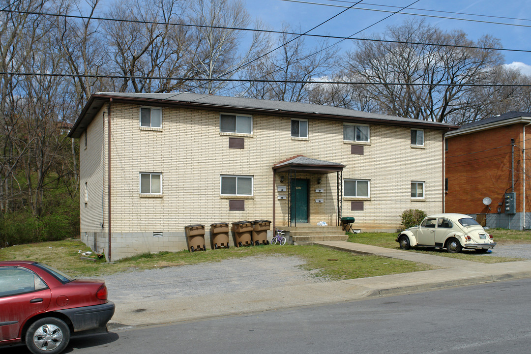 3402 Clifton Ave in Nashville, TN - Foto de edificio