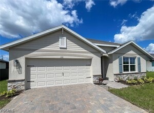 1321 NE 9th St in Cape Coral, FL - Building Photo - Building Photo