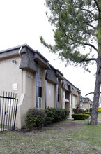 Frances Place Apartments in Dallas, TX - Building Photo - Building Photo