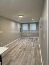 2336 S Troy St in Chicago, IL - Building Photo - Building Photo