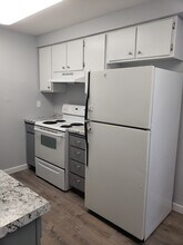 2213 Hawthorne St, Unit C in Forest Grove, OR - Foto de edificio - Building Photo