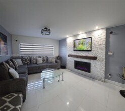 13958 SW 44th Ln Cir in Miami, FL - Building Photo - Building Photo