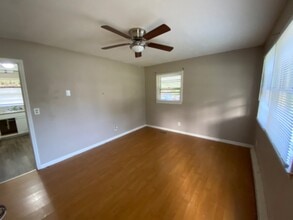 908 Washington St in Burlington, NC - Building Photo - Building Photo
