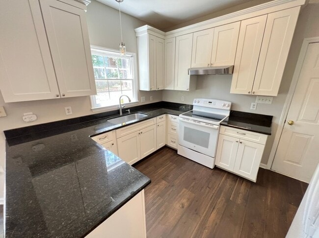 102 Cedar Twig Ct in Apex, NC - Building Photo - Building Photo