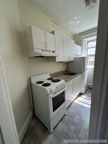 208 Winthrop Rd in Brookline, MA - Building Photo