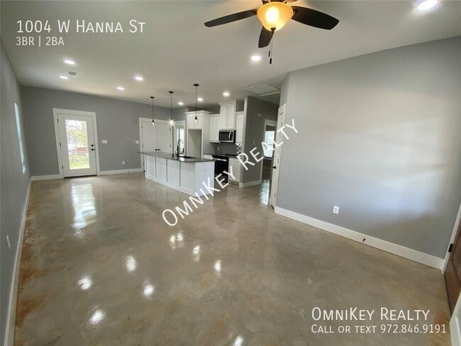 1004 W Hanna St in Denison, TX - Foto de edificio - Building Photo