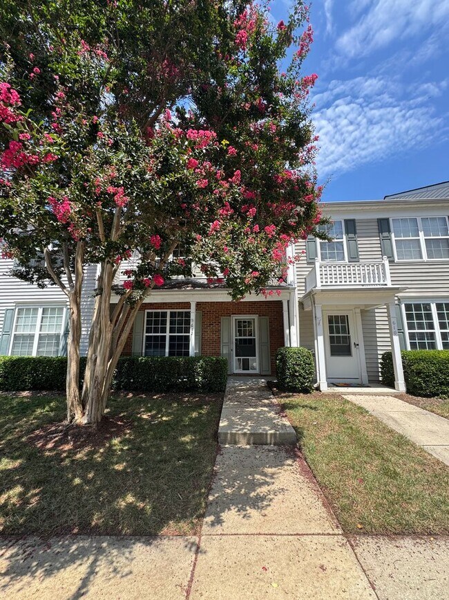 property at 612 Canyon Lake Cir