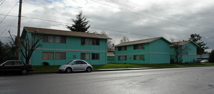 Santiam Terrace in Albany, OR - Building Photo - Building Photo