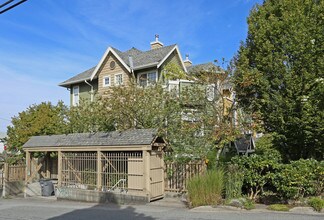 1617-1645 McLean Dr in Vancouver, BC - Building Photo - Building Photo