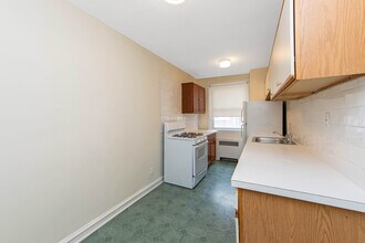 5950 Bennington St in Philadelphia, PA - Building Photo - Building Photo