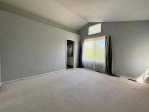 1988 Nutmeg Ln in Naperville, IL - Building Photo - Building Photo