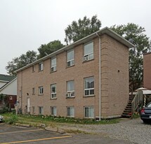 90 Tisdale St S in Hamilton, ON - Building Photo